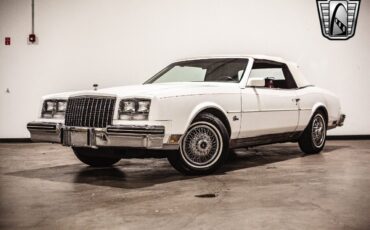 Buick-Riviera-1982-2