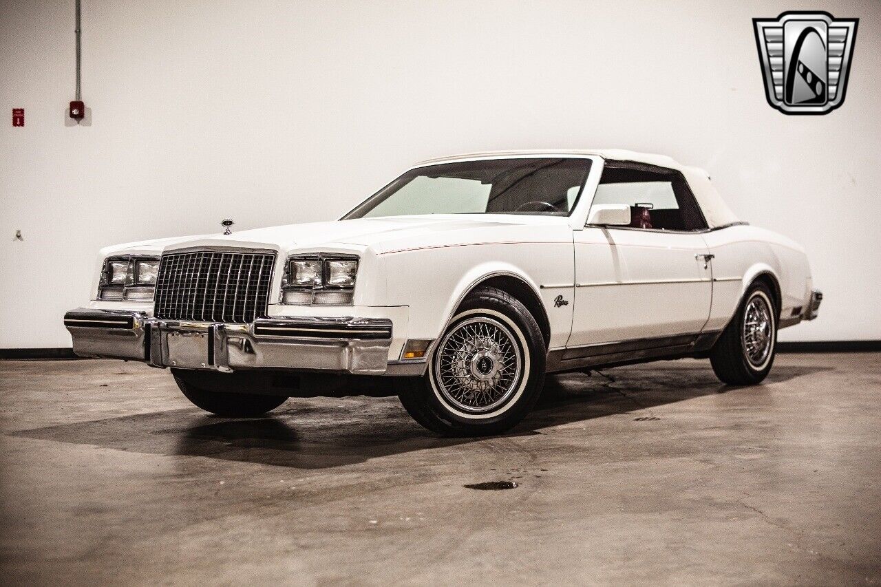 Buick-Riviera-1982-2