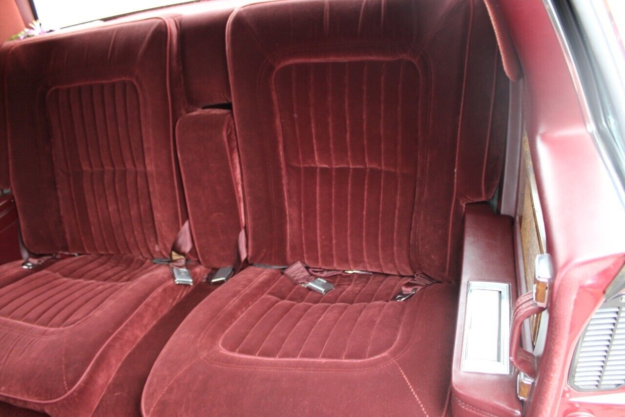 Buick-Riviera-1984-Red-Burgandy-49119-11