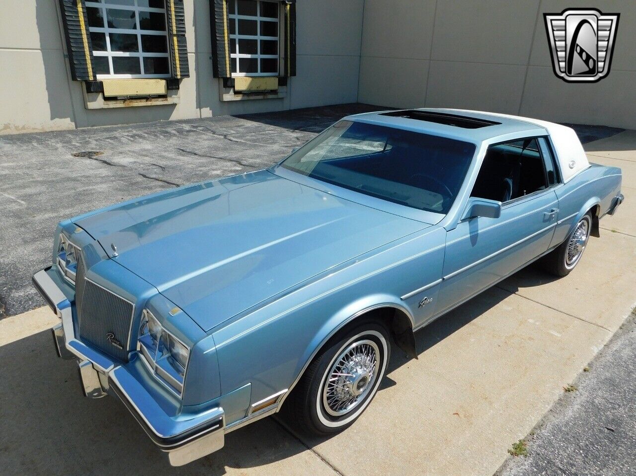 Buick-Riviera-1985-Blue-Blue-110490-3