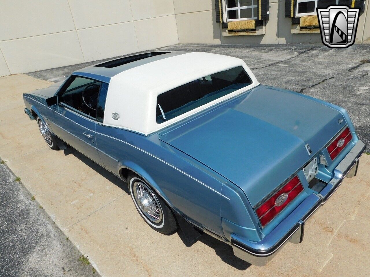 Buick-Riviera-1985-Blue-Blue-110490-5