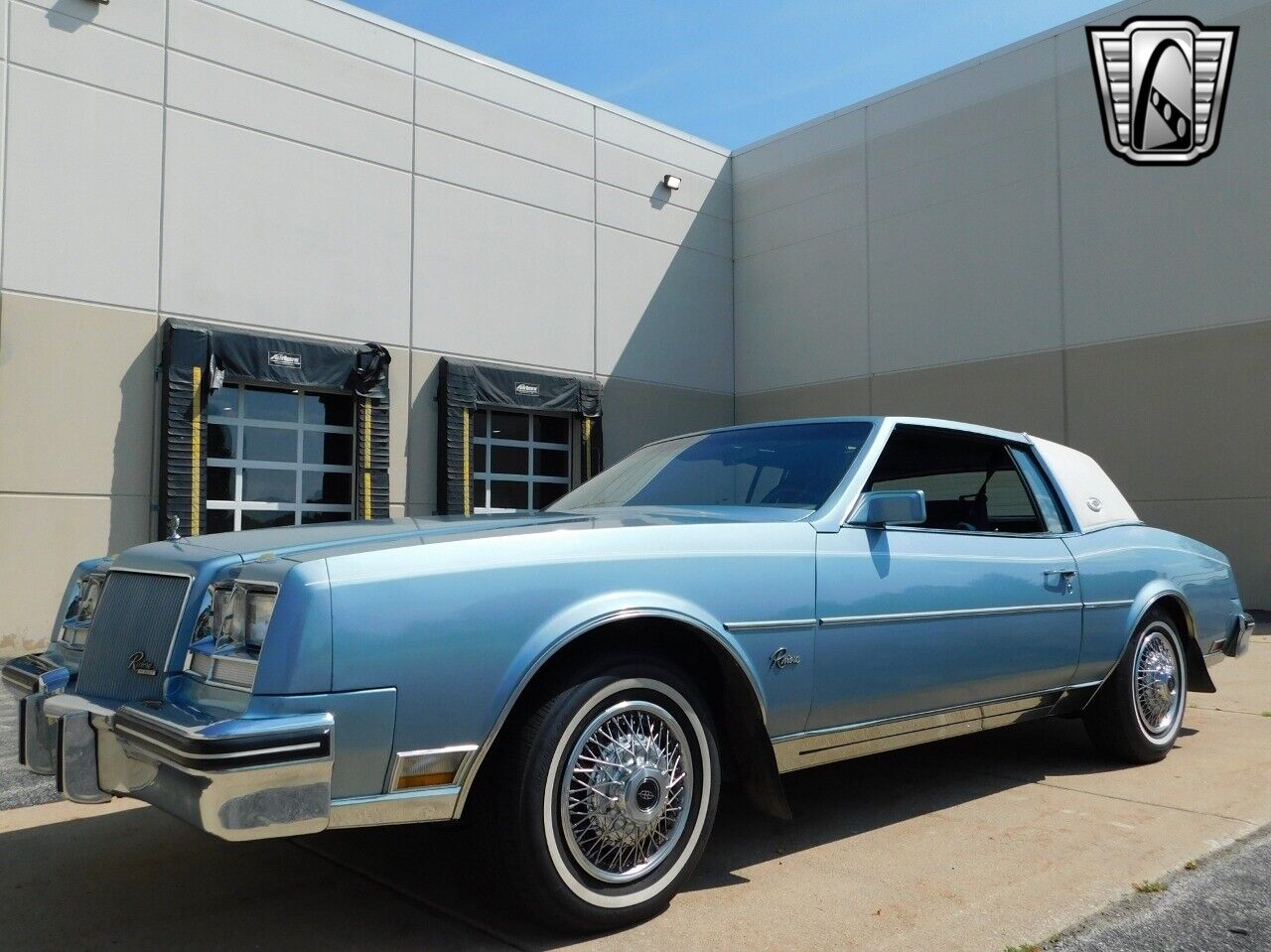 Buick-Riviera-1985-Blue-Blue-110490-6