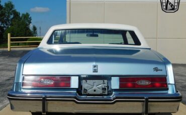 Buick-Riviera-1985-Blue-Blue-110490-8