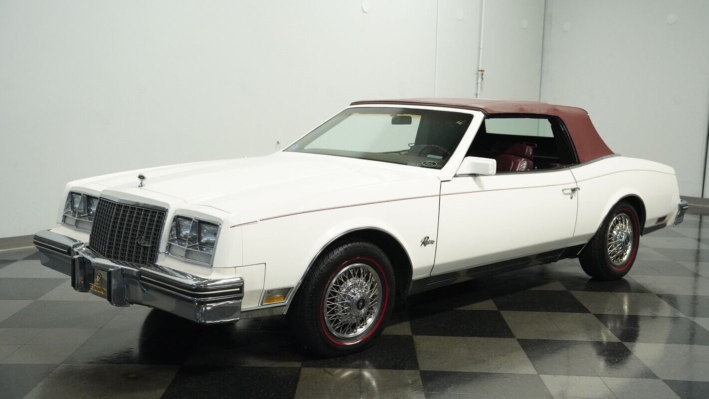 Buick-Riviera-Cabriolet-1983-White-Burgundy-116872-5