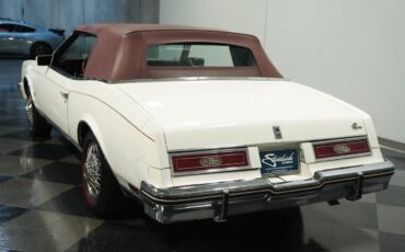 Buick-Riviera-Cabriolet-1983-White-Burgundy-116872-7