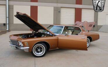 Buick-Riviera-Coupe-1971-Gold-Cream-106687-11