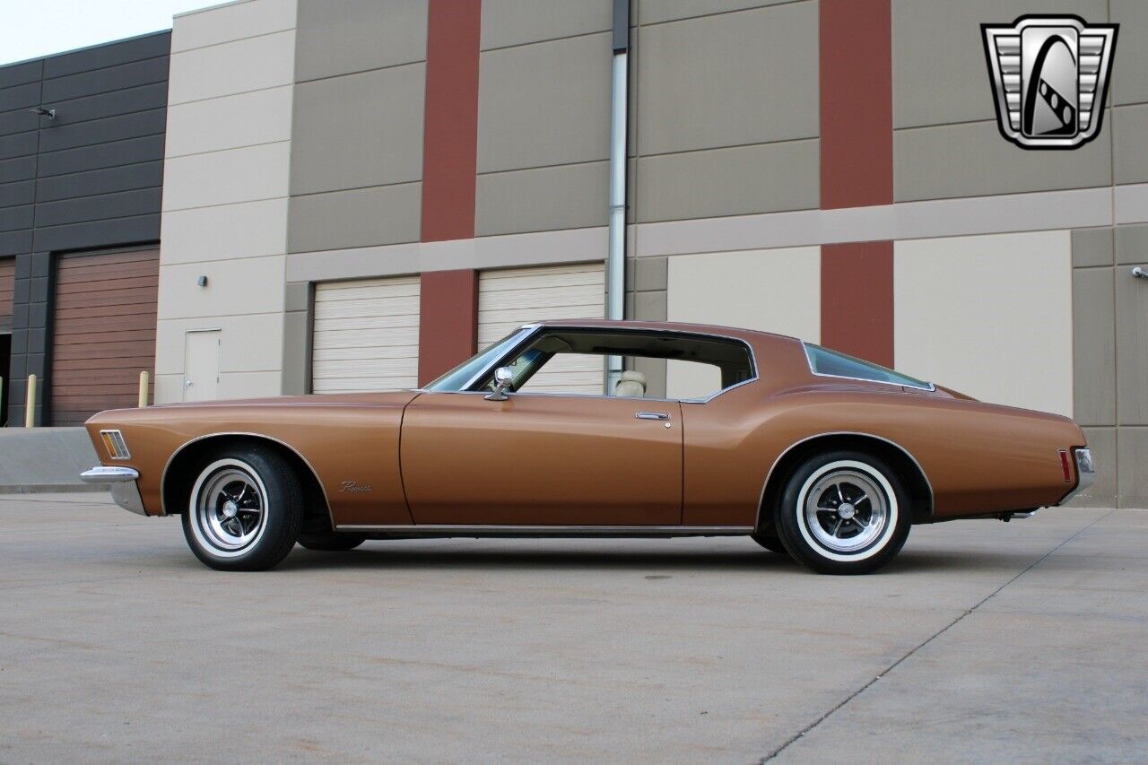 Buick-Riviera-Coupe-1971-Gold-Cream-106687-3