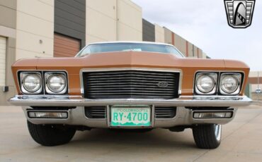 Buick-Riviera-Coupe-1971-Gold-Cream-106687-9