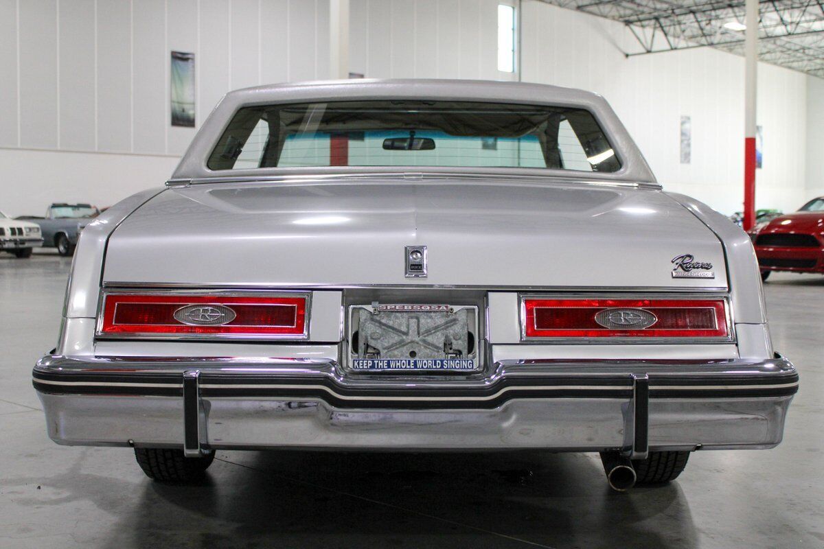 Buick-Riviera-Coupe-1979-3