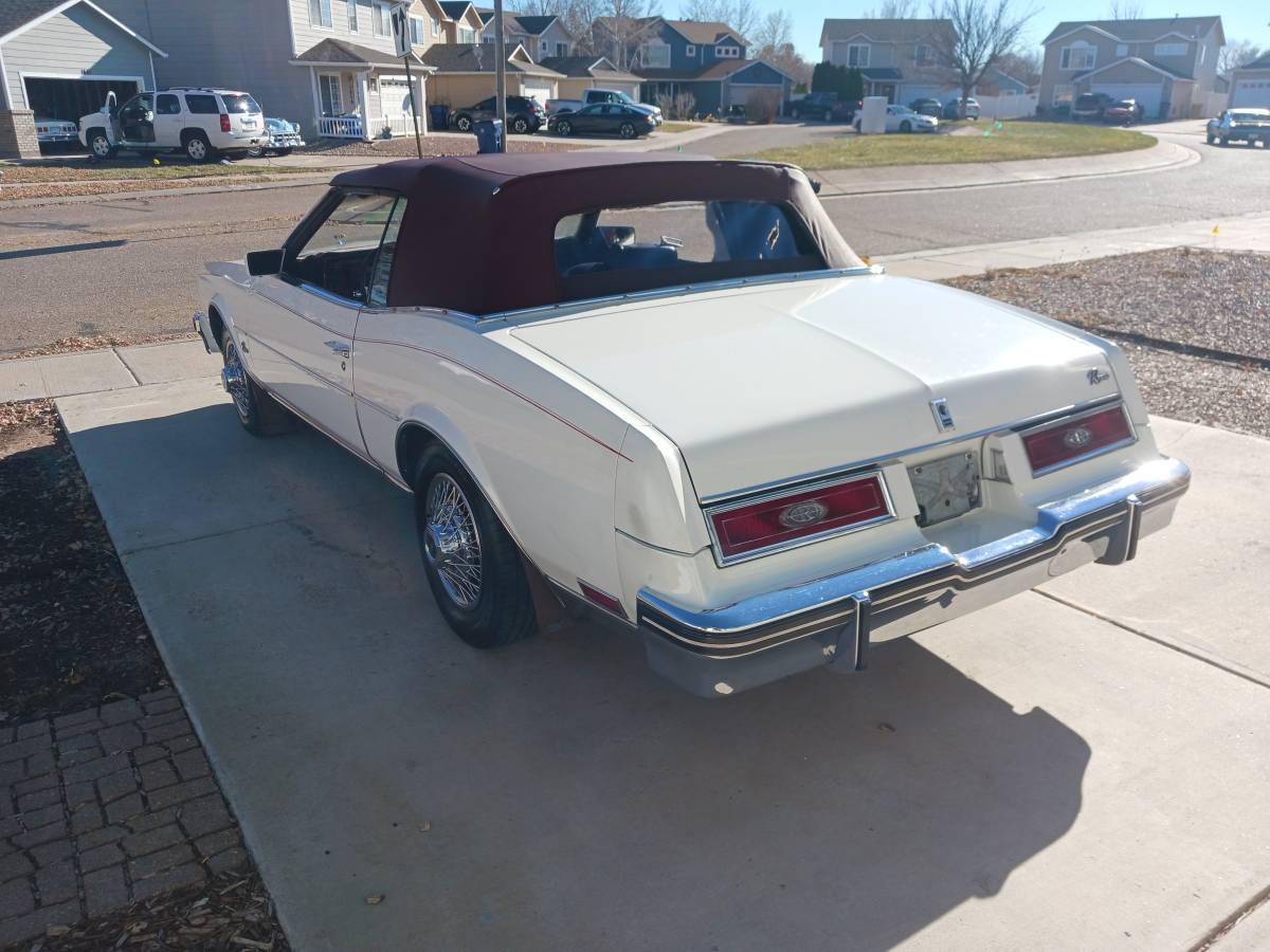 Buick-Riviera-convertible-1983-160934-5