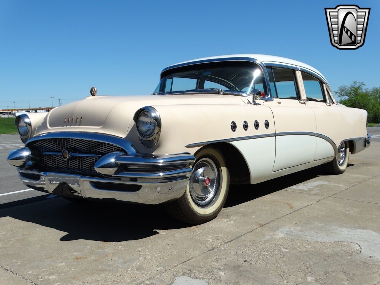 Buick-Roadmaster-1955-White-White-100841-3