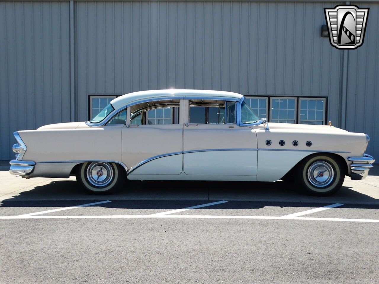 Buick-Roadmaster-1955-White-White-100841-8