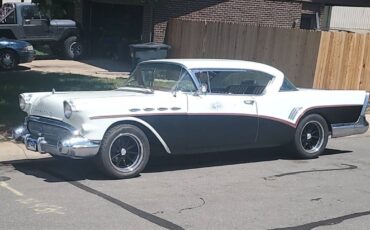 Buick-Roadmaster-1957