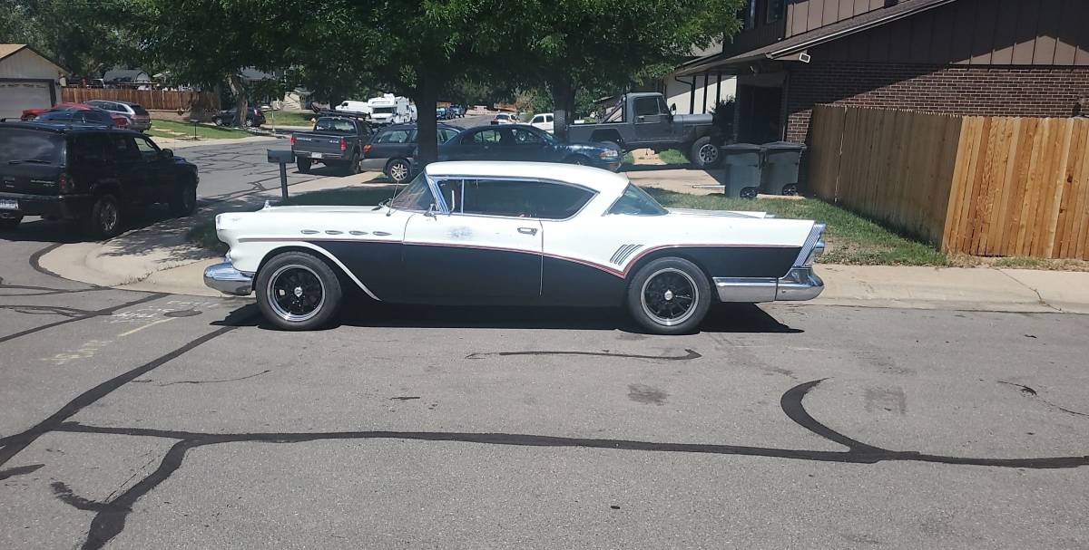 Buick-Roadmaster-1957-5