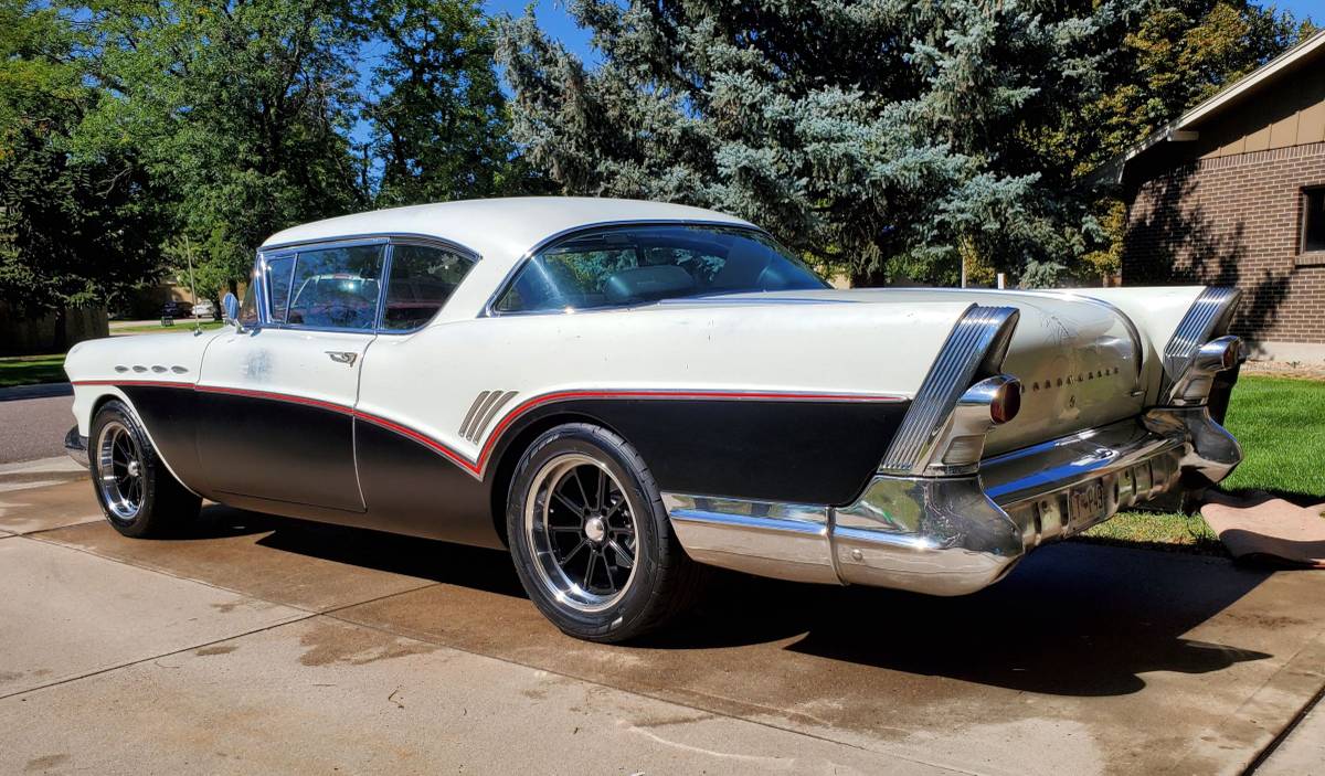 Buick-Roadmaster-1957-7