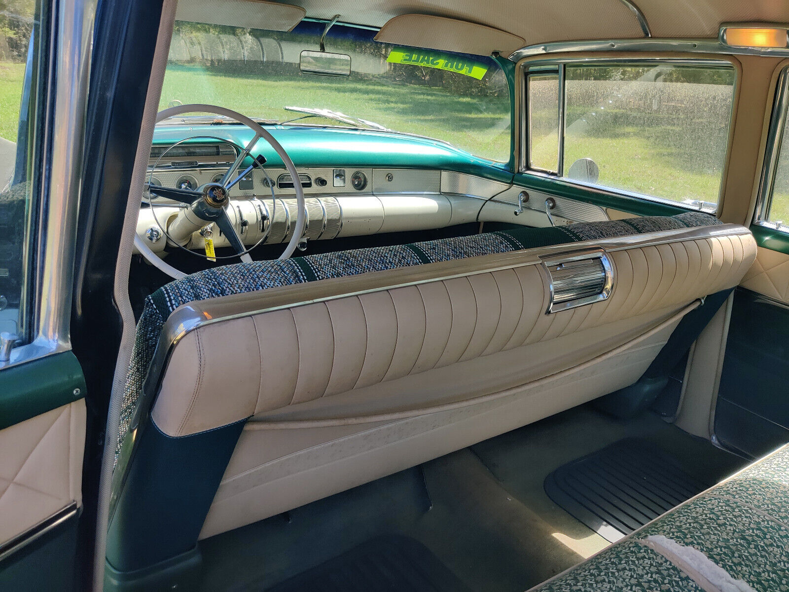 Buick-Roadmaster-Berline-1955-White-and-Black-Green-118472-15