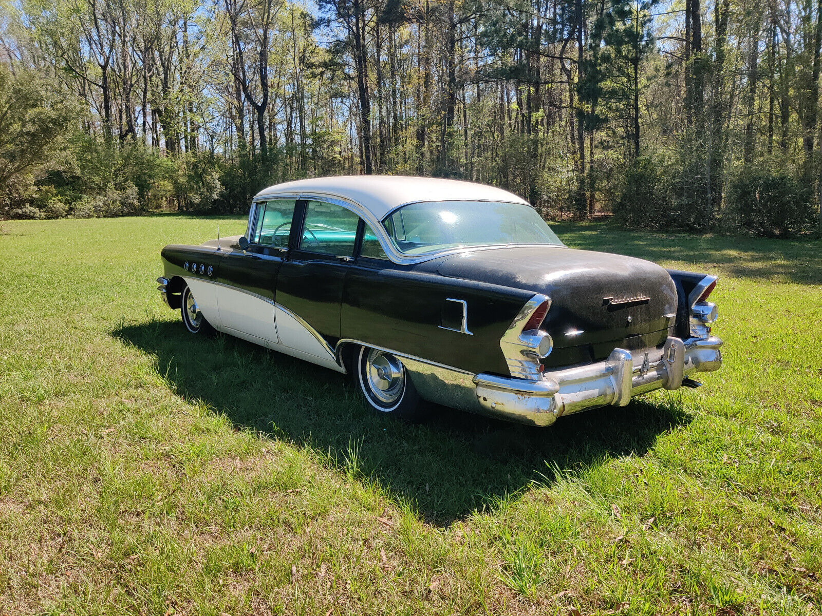 Buick-Roadmaster-Berline-1955-White-and-Black-Green-118472-2