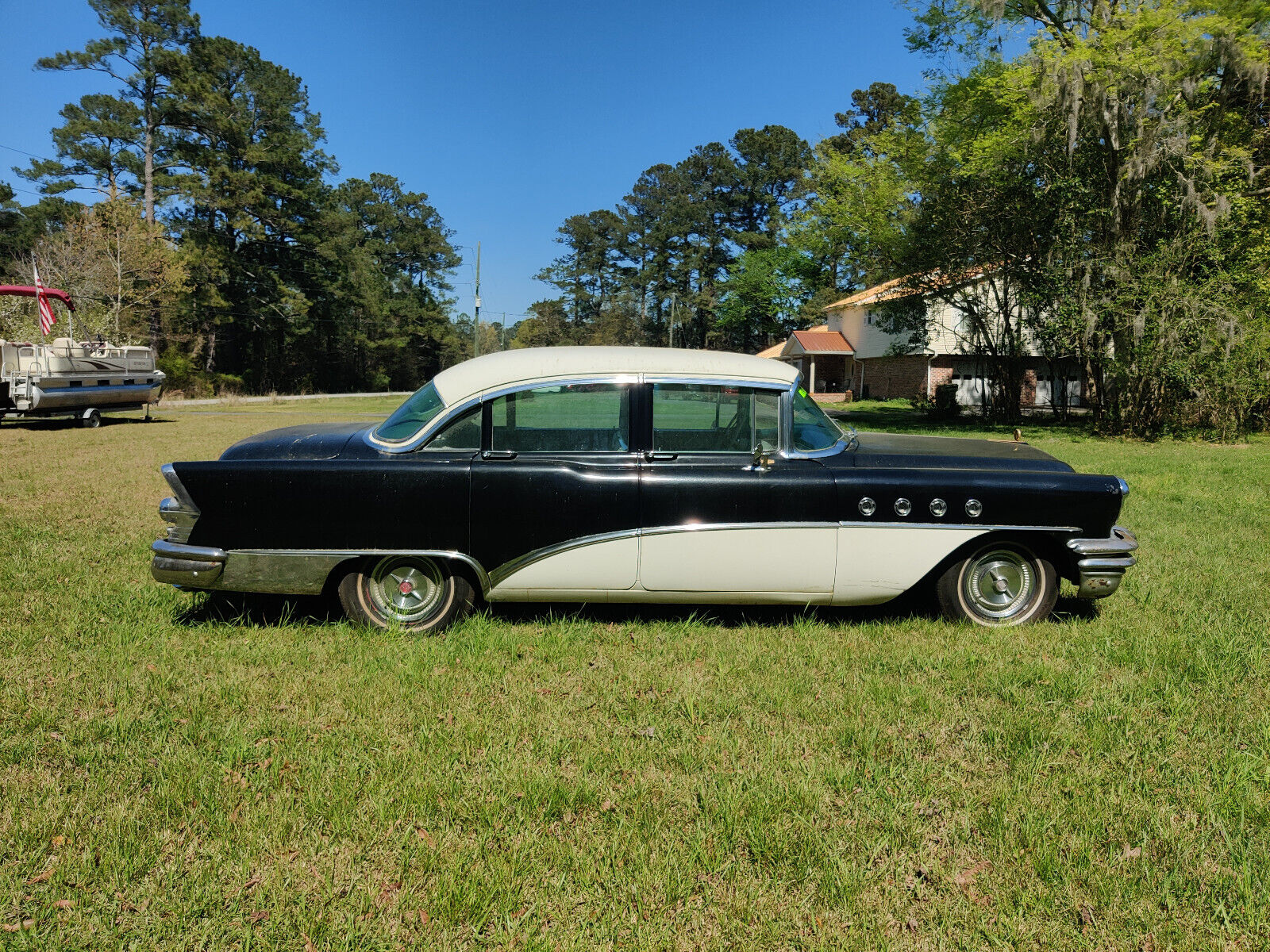 Buick-Roadmaster-Berline-1955-White-and-Black-Green-118472-5