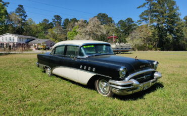 Buick-Roadmaster-Berline-1955-White-and-Black-Green-118472-6