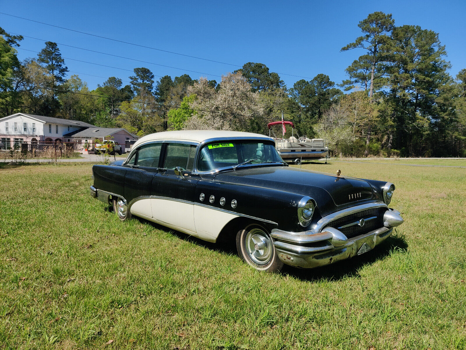 Buick-Roadmaster-Berline-1955-White-and-Black-Green-118472-6