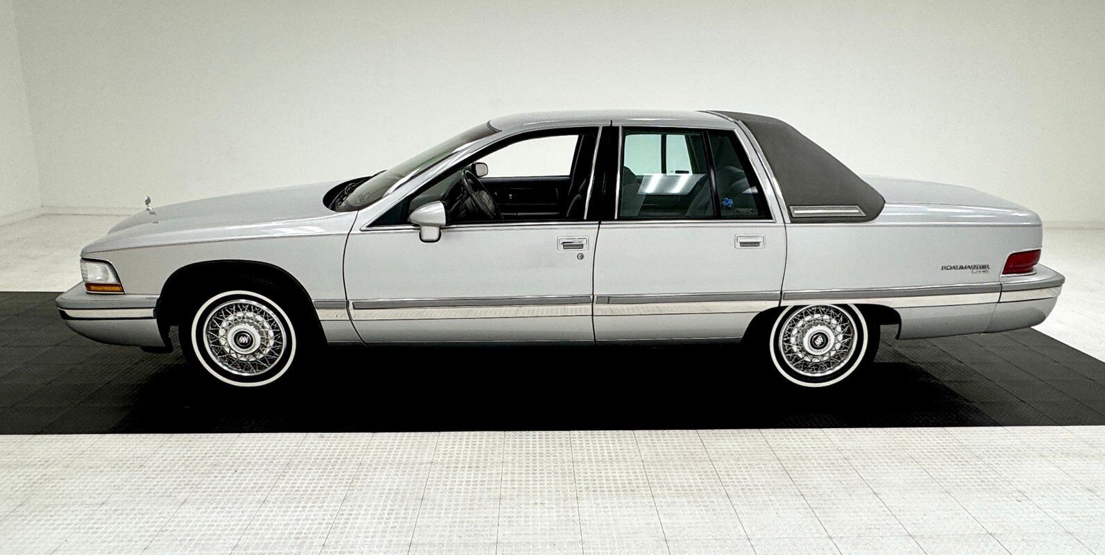 Buick-Roadmaster-Berline-1992-1