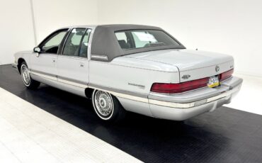 Buick-Roadmaster-Berline-1992-2