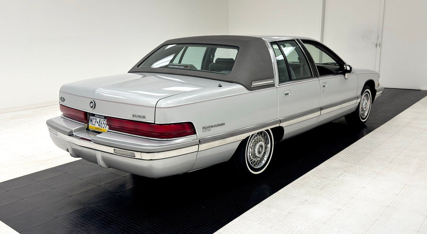 Buick-Roadmaster-Berline-1992-4