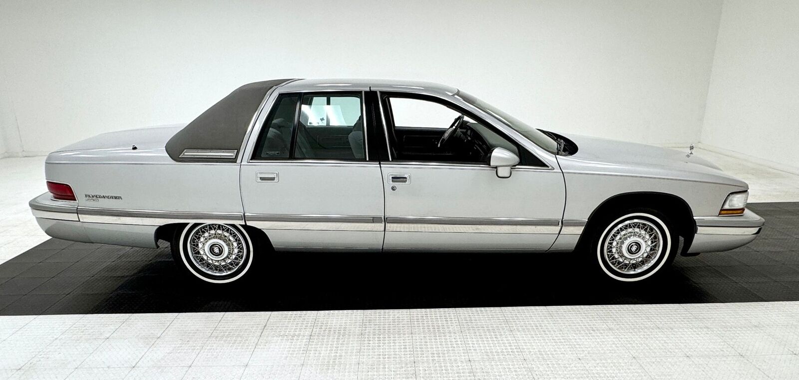 Buick-Roadmaster-Berline-1992-5