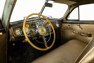 Buick-Series-40-Coupe-1946-Tan-Tan-1646-1