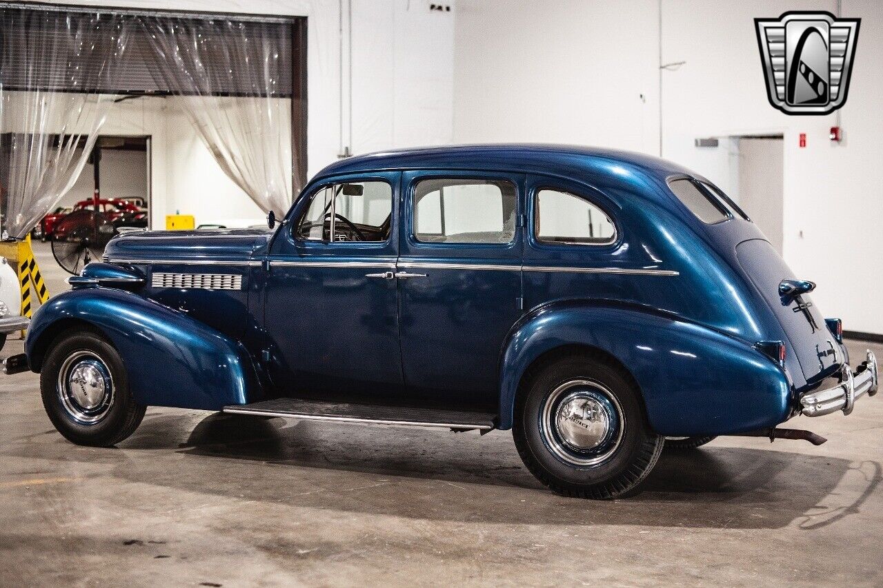 Buick-Special-1937-Blue-Tan-63138-3