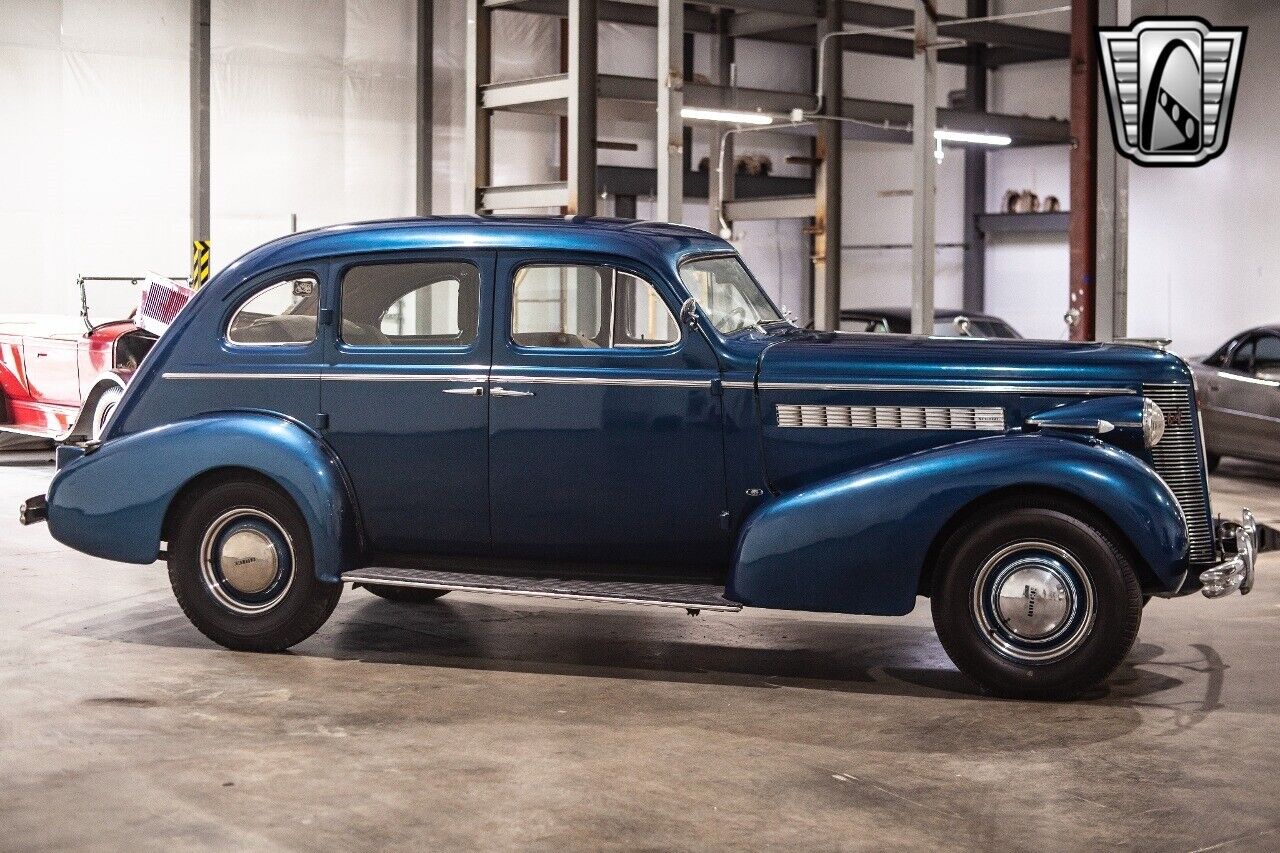 Buick-Special-1937-Blue-Tan-63138-7