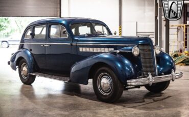 Buick-Special-1937-Blue-Tan-63138-8