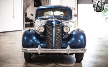 Buick-Special-1937-Blue-Tan-63138-9