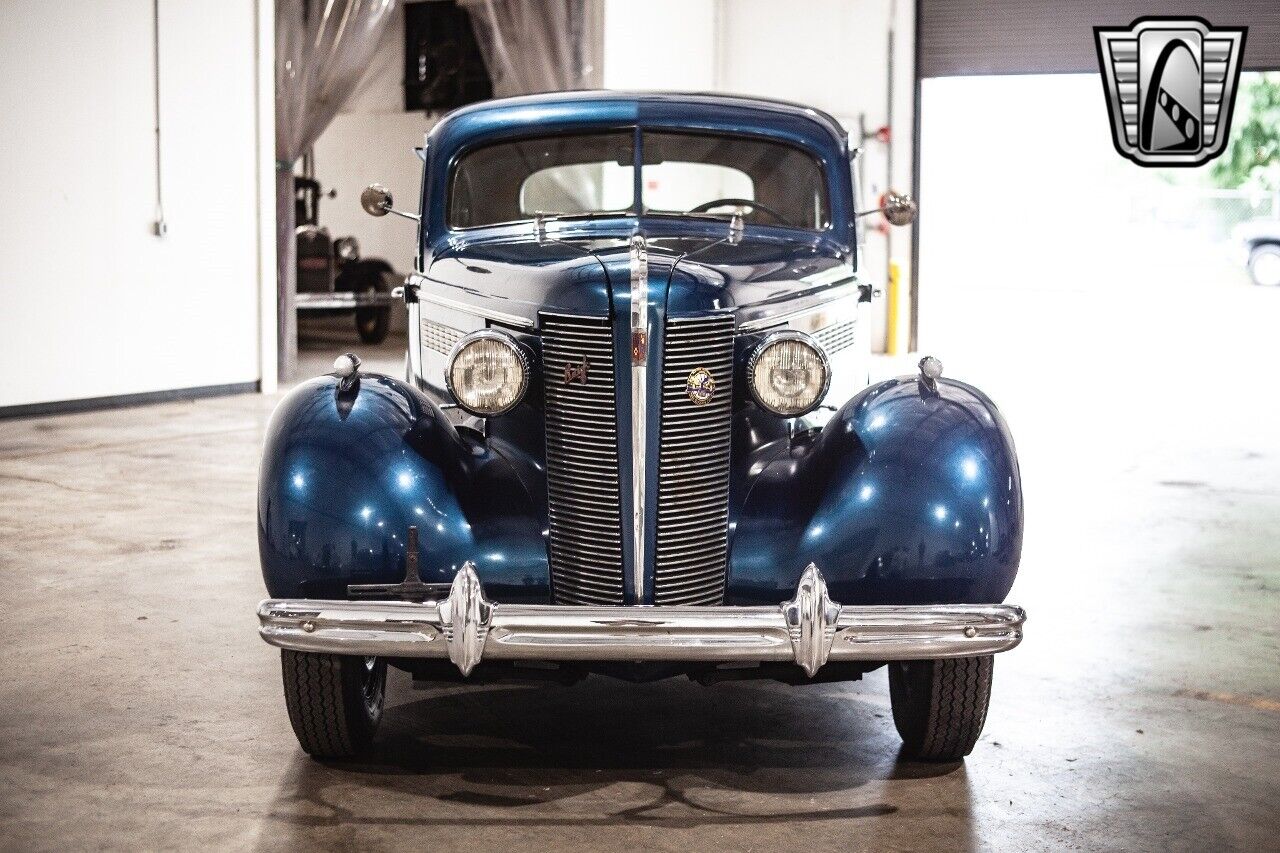 Buick-Special-1937-Blue-Tan-63138-9