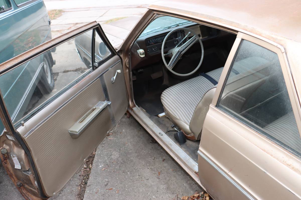 Buick-Special-1968-brown-27615-11