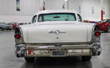 Buick-Special-Coupe-1957-Red-Black-100745-3