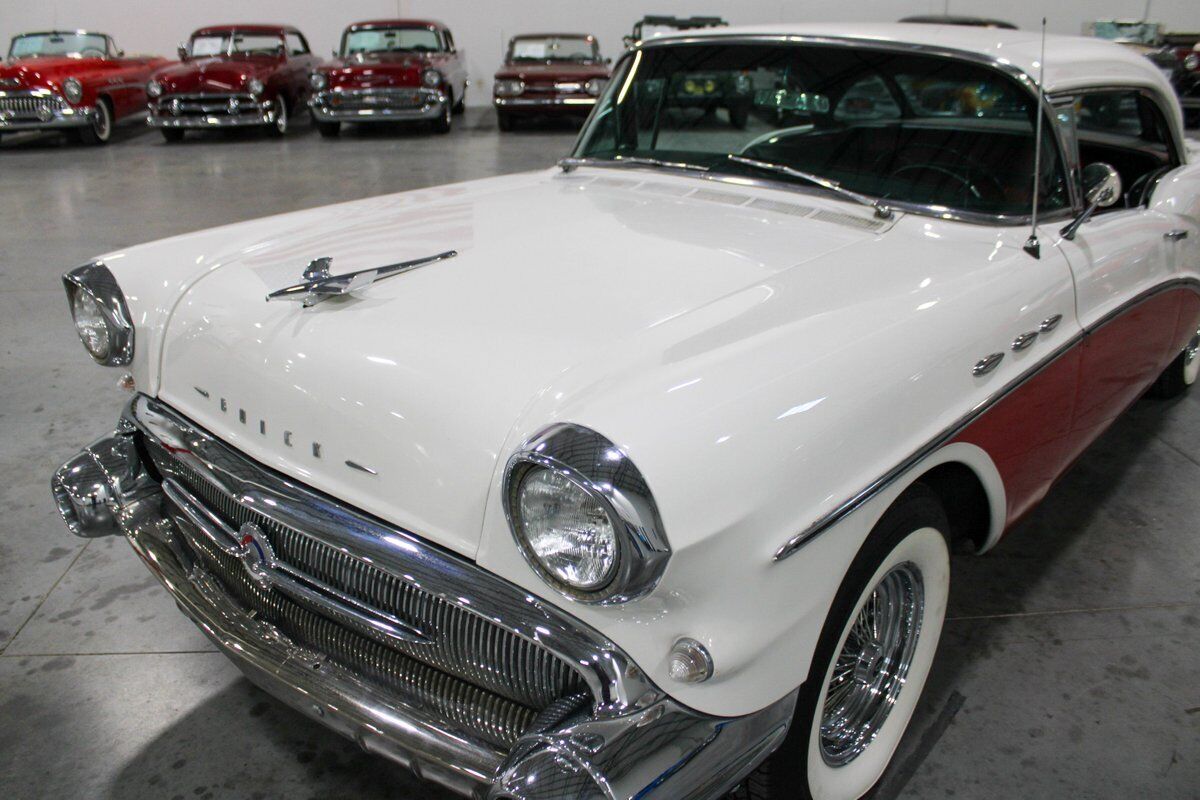 Buick-Special-Coupe-1957-Red-Black-100745-8