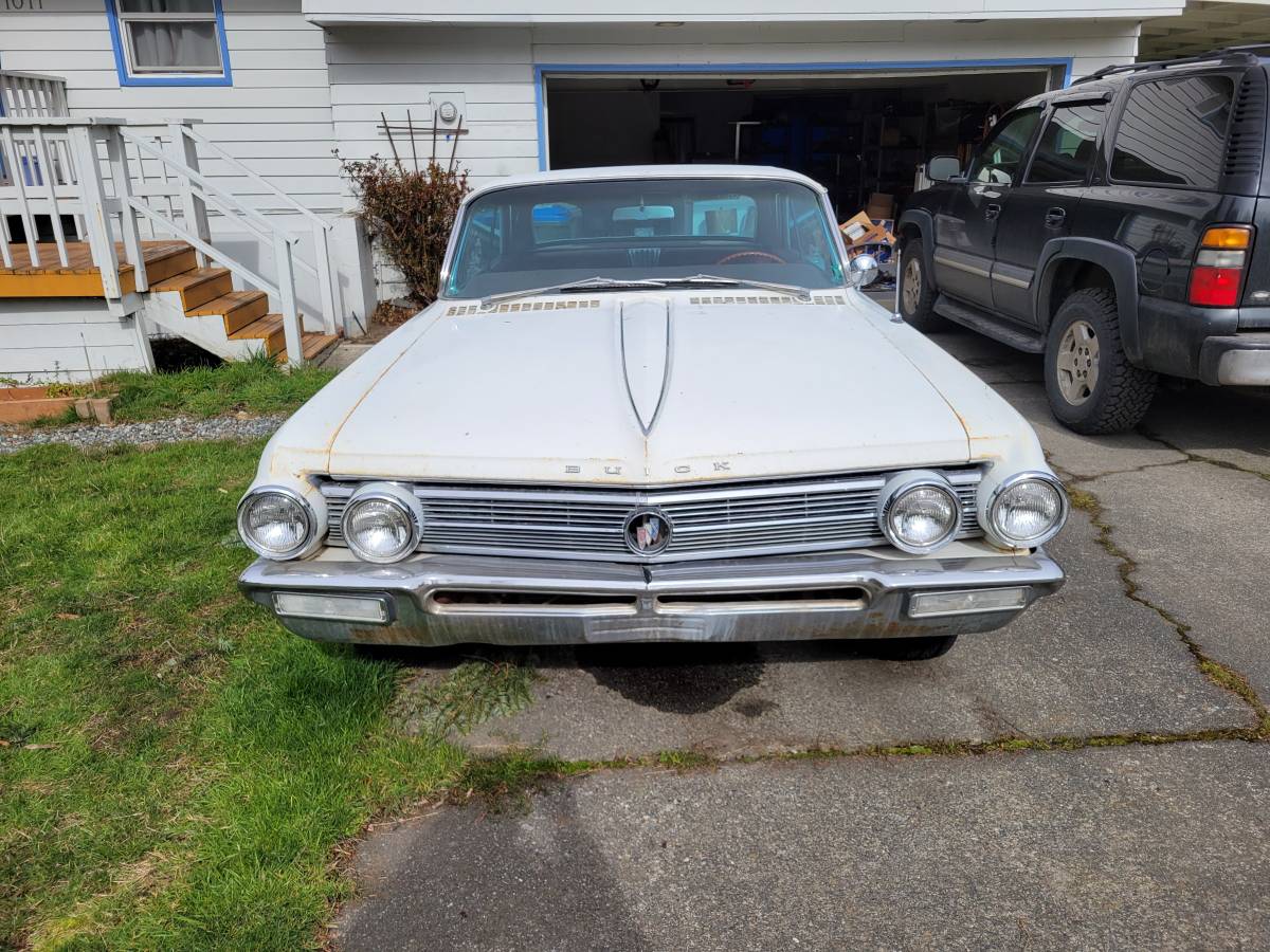 Buick-Wildcat-1962-white-104607-1