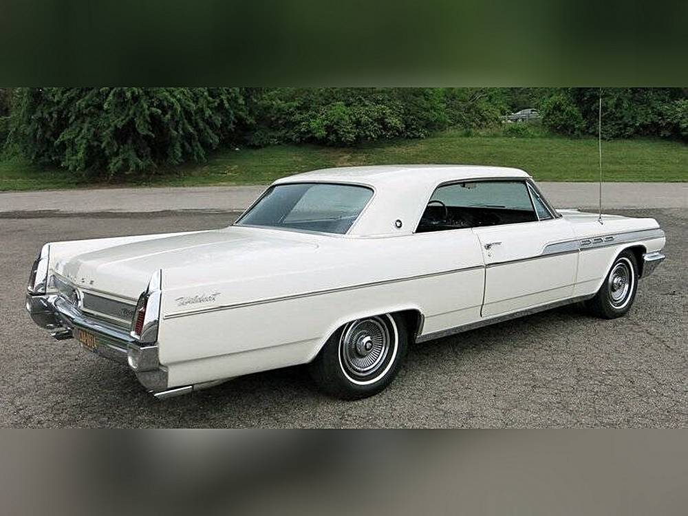 Buick-Wildcat-1963-white-54718-1