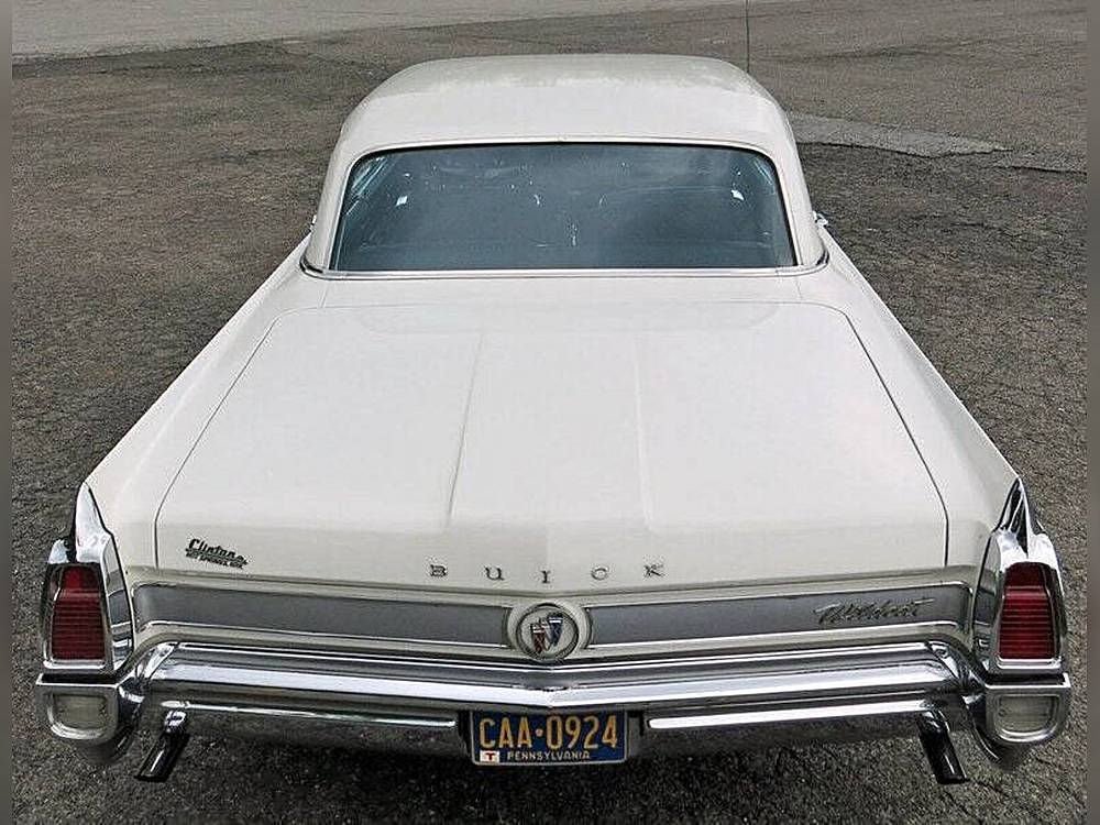 Buick-Wildcat-1963-white-54718-12