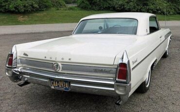 Buick-Wildcat-1963-white-54718-17