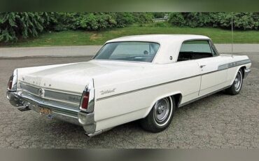 Buick-Wildcat-1963-white-54718-18