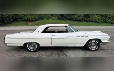 Buick-Wildcat-1963-white-54718-2