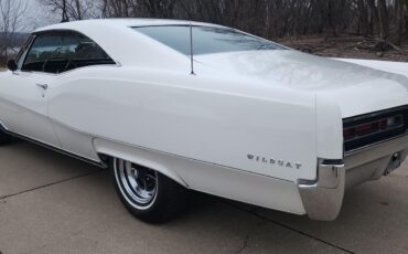 Buick-Wildcat-1967-White-Gold-164966-13