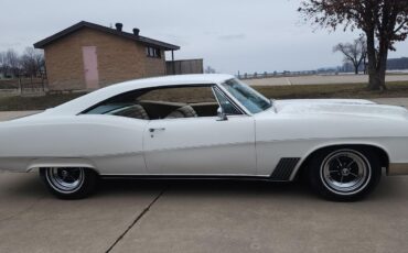 Buick-Wildcat-1967-White-Gold-164966-8