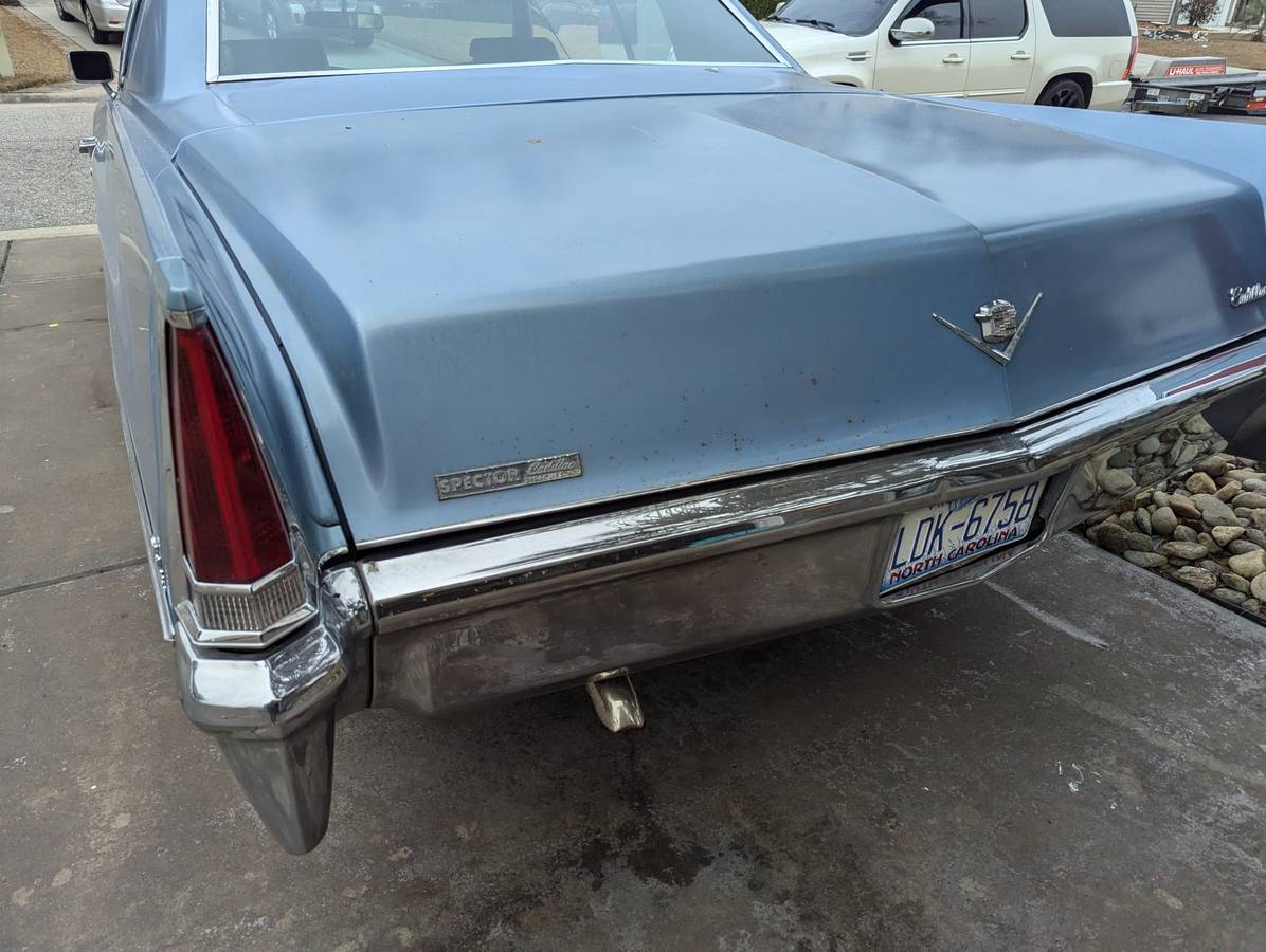 Cadillac-1969-104607-12