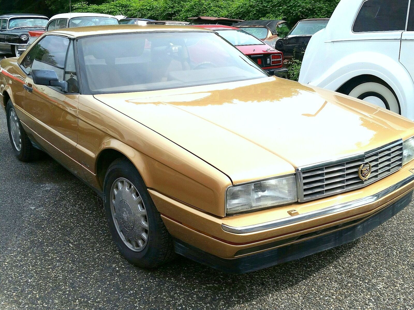 Cadillac-Allante-1987-Gold-Gold-116780-2