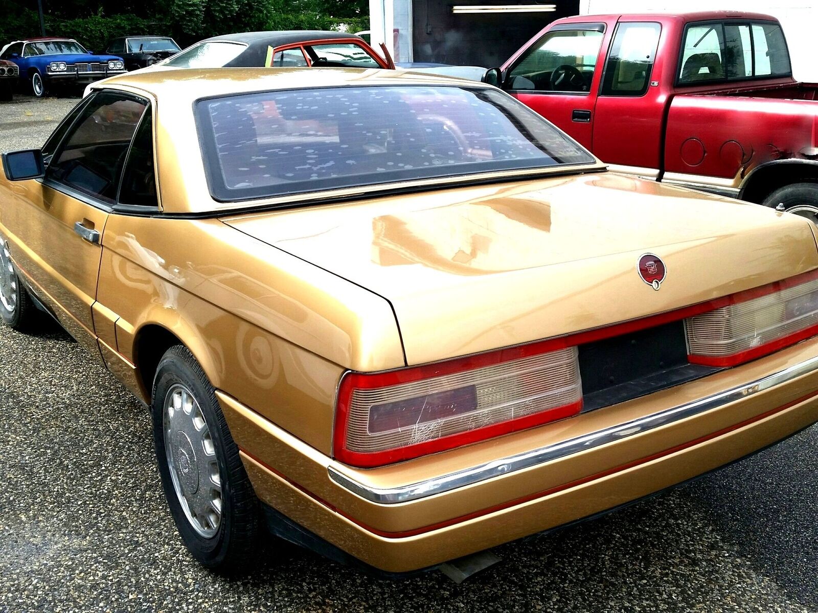 Cadillac-Allante-1987-Gold-Gold-116780-3