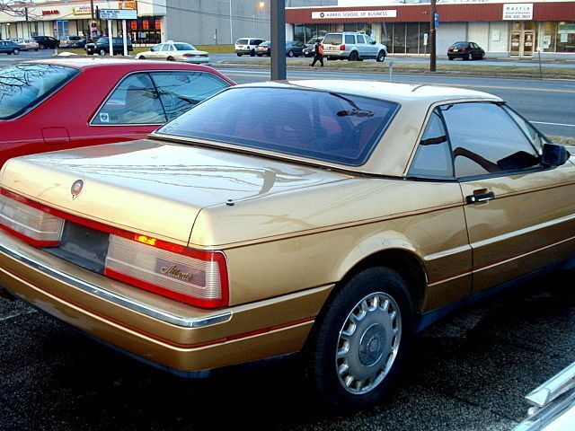 Cadillac-Allante-1987-Gold-Gold-116780-5