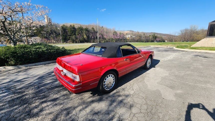 Cadillac-Allante-1991-106217-23